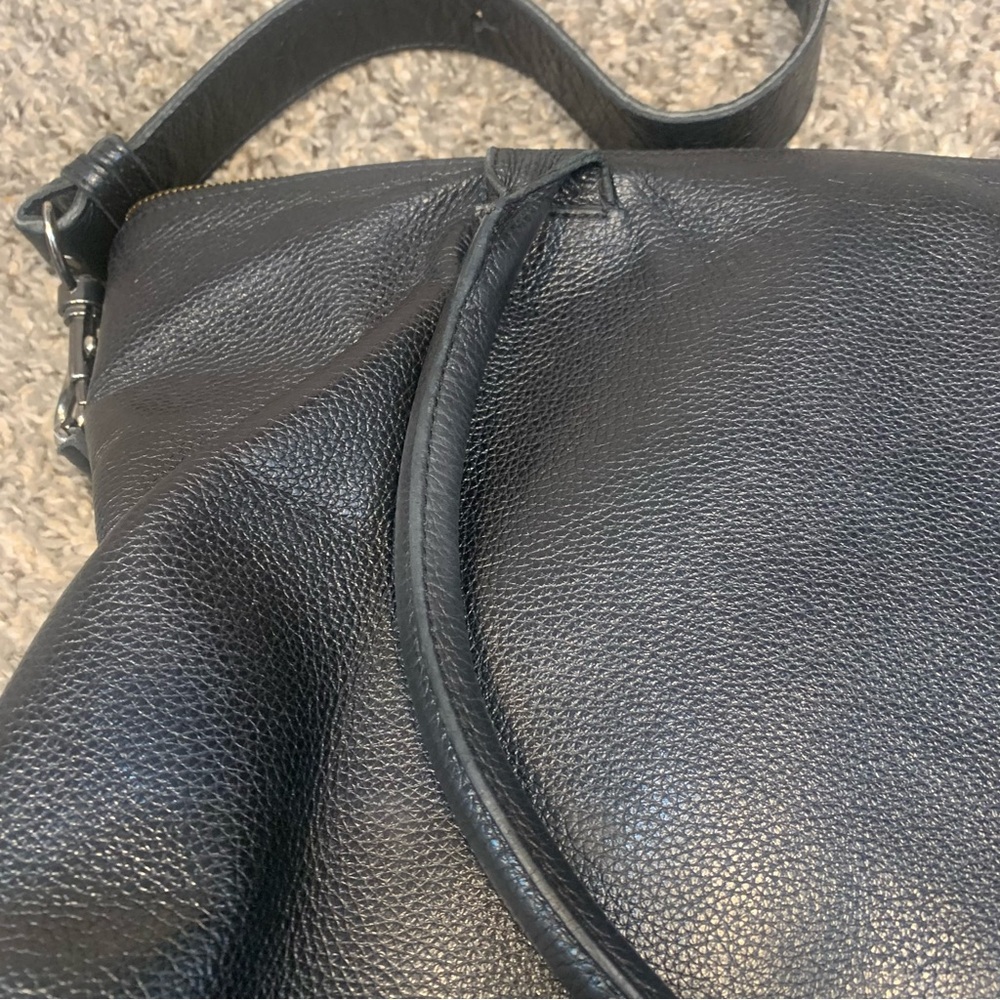 DAAME USA Large Pebbled Leather Laptop Crossbody Bag - Picture 10 of 16